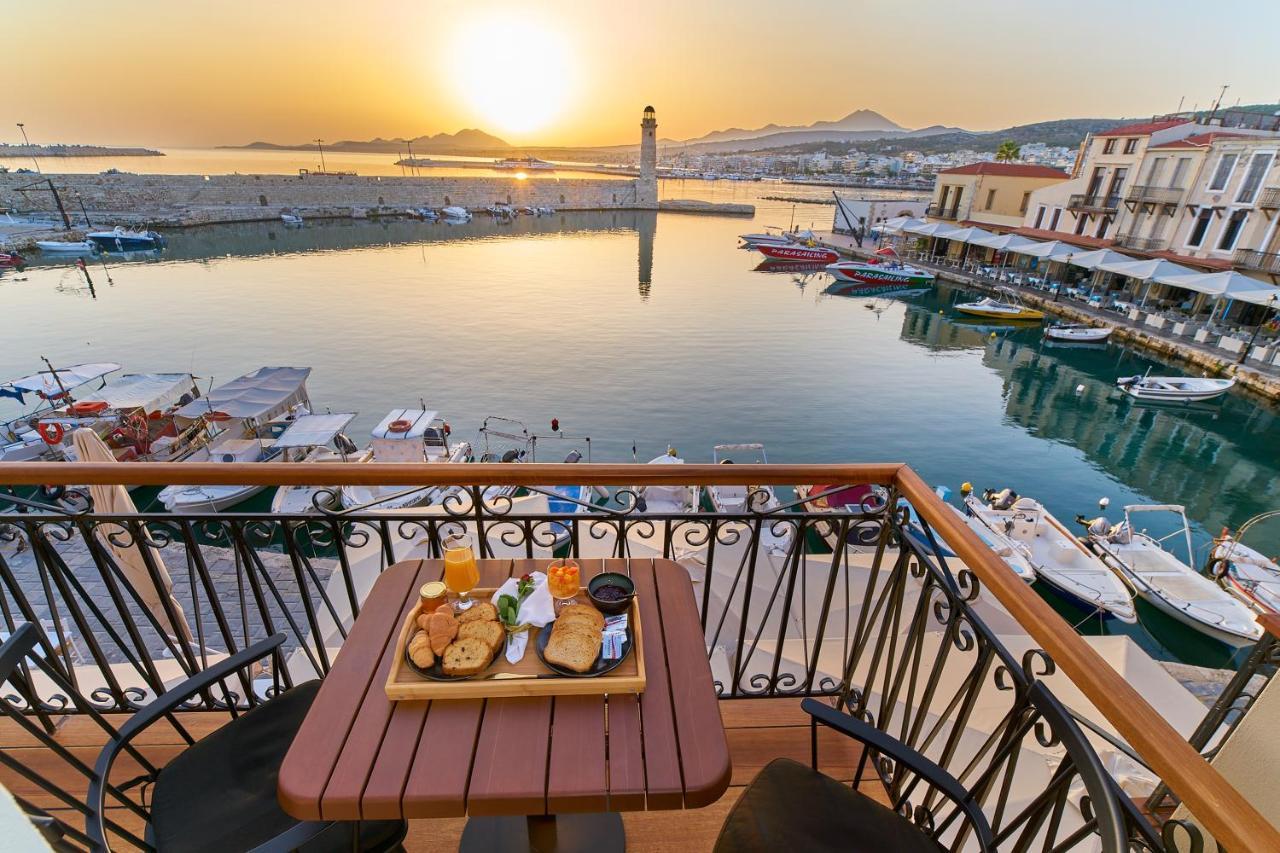 Vista Del Porto Luxury Suites 罗希姆诺 外观 照片