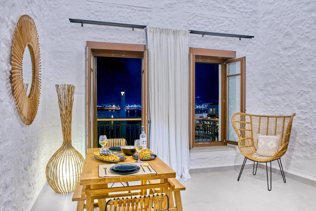 Vista Del Porto Luxury Suites 罗希姆诺 外观 照片