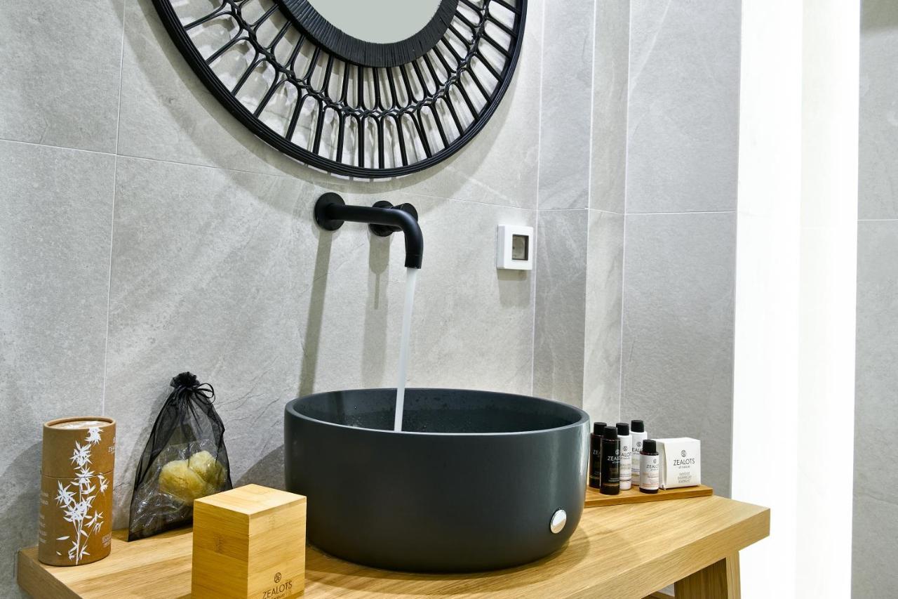 Vista Del Porto Luxury Suites 罗希姆诺 外观 照片